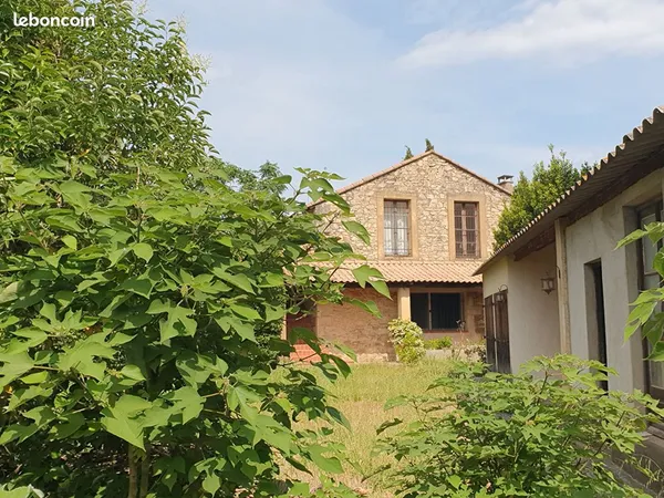 Mas 9 pièces 276 m² 