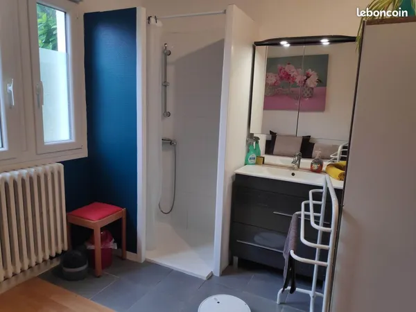 Chambre avec salle d'eau chez l'habitant 