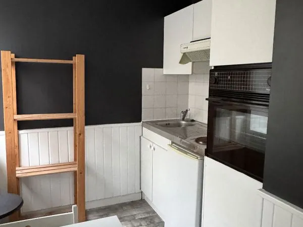 Studio 1 pièce 17 m² 