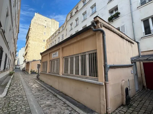 Local atelier sur cours idéal showroom privé 