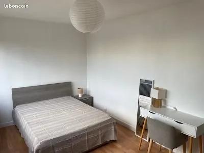 Chambre dans appartement T4 en colocation meublée 