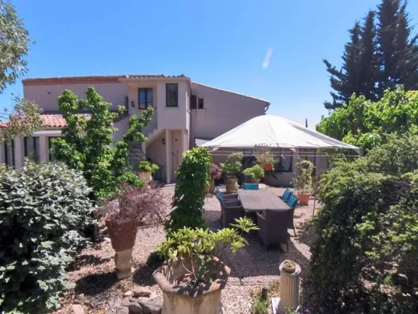 Spacieuse villa et appartement (240 m2) a Cesseras