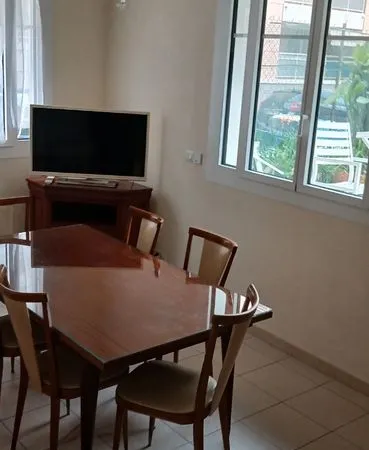A louer 3 pieces 64 m2 quatier anglais cannes 