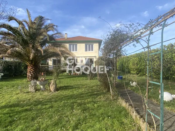 MAISON À VENDRE DE 11 PIÈCES DE 248,80 M² 