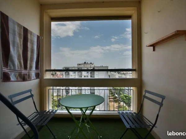 Spacieux appartement T5 de 101 m² avec balcon - 198 000 - Refait à neuf 