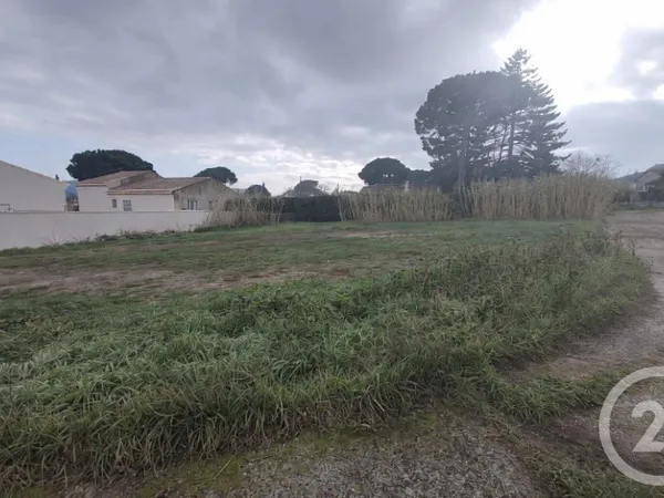 Terrain 1037 m² 
