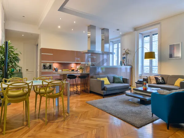 LYON 6 - Appartement de 115m2 de caractère - Étage noble - 2 