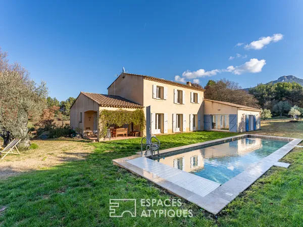 Mas provençal contemporain éco-responsable avec piscine 