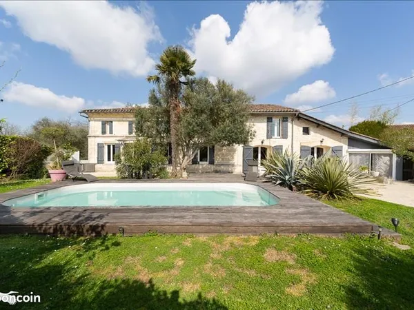 Maison 9 pièces 205 m² 