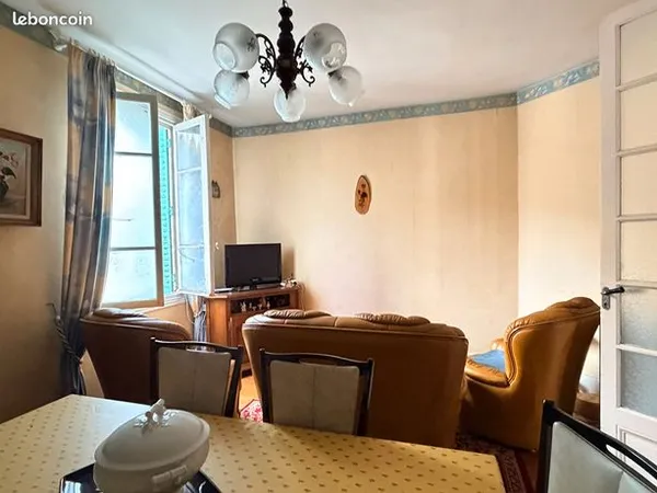 Maison 6 pièces 267 m² 