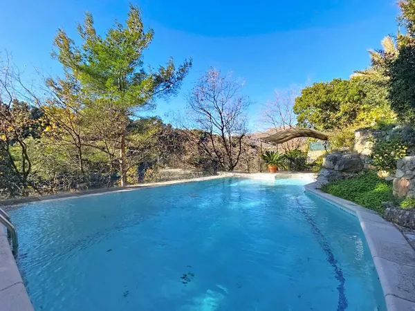 Maison 8 pièces 180 m² 