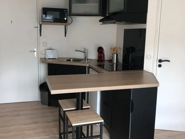 Disponible de suite studio meublé quartier ST PATERN 