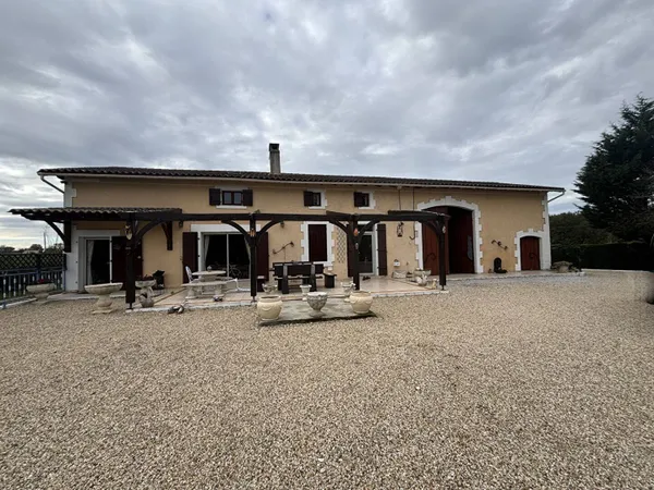 Maison 7 pièces 202 m² 