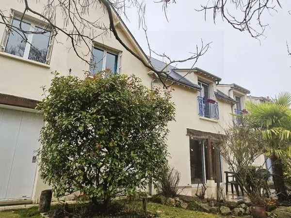 Maison 8 pièces 240 m² 
