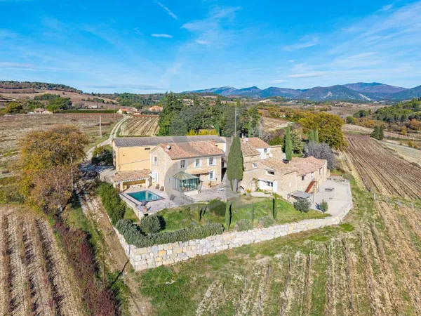 Mas provençal 12 pièces 413 m² 
