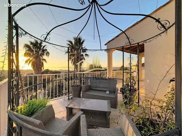 Villa 10 pièces 263 m² 