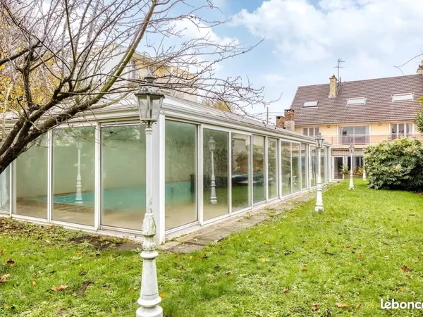 Maison 8 pièces 215 m² 