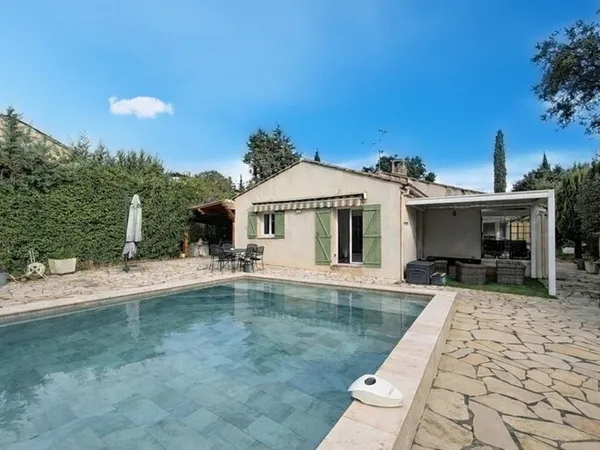 Maison Vente Fréjus 5p 187m² 729000€
