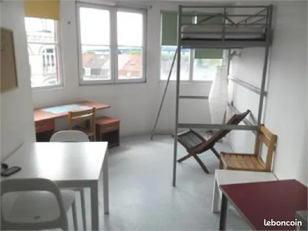 Studio 1 pièce 17 m² 