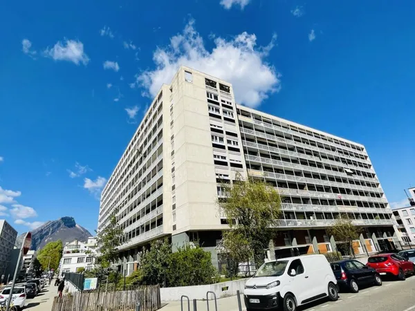 Appartement 3 pièces 81 m² 