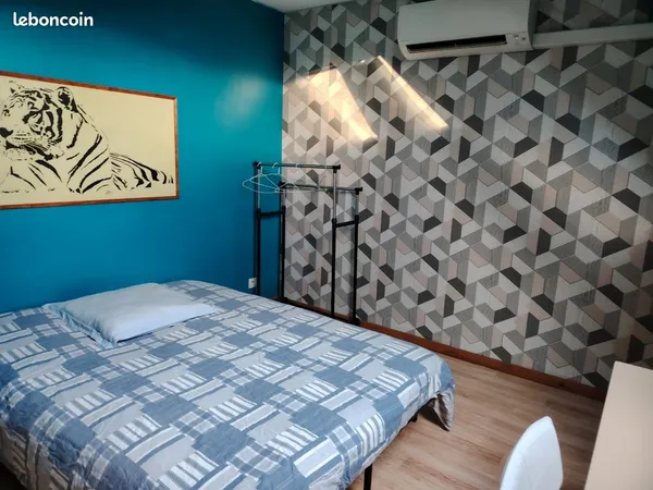 Loue chambre meublée 