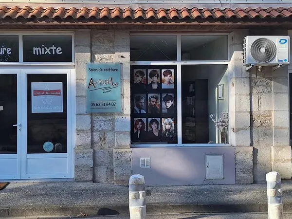 A VENDRE ou EN GERANCE salon de coiffure Septfonds 