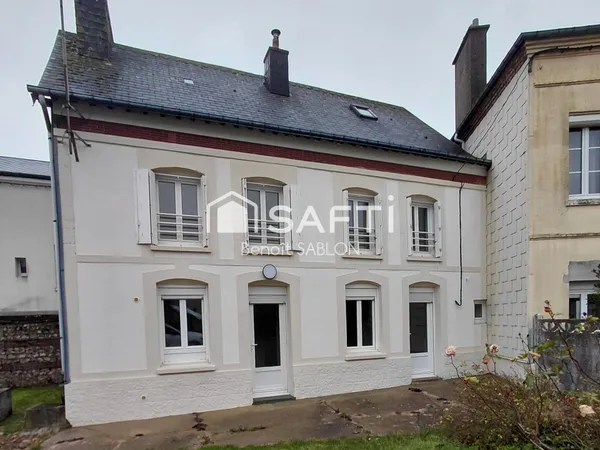 Maison 3 chambres, jardin, parkings et dépendance 
