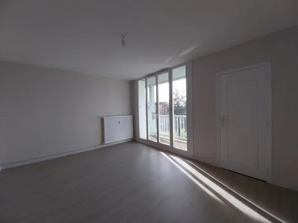 Appartement Type 5 avec Balcon - ANDELOT BLANCHEVILLE 