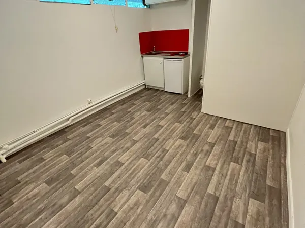 Local 1 pièce 15 m² 