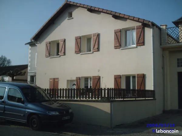 F3 st victurnien avec garage-jardin et cour privee 