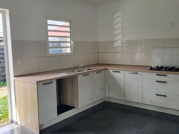 Maison neuve F/4 St André 