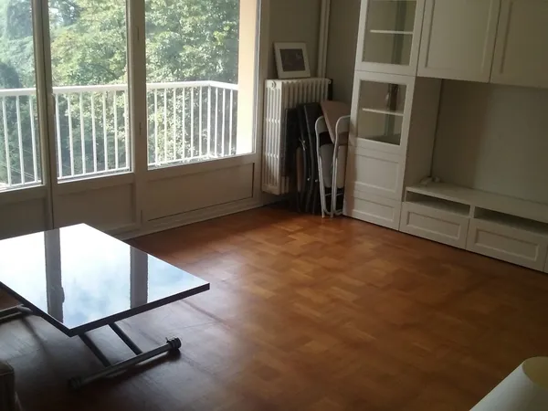 Loue appartement meublé 