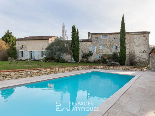 Maison de caractère avec piscine et vue dégagée 