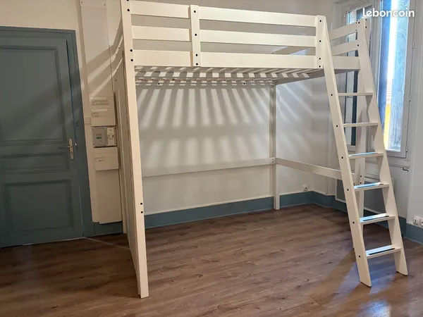 Joli studio entièrement rénové 