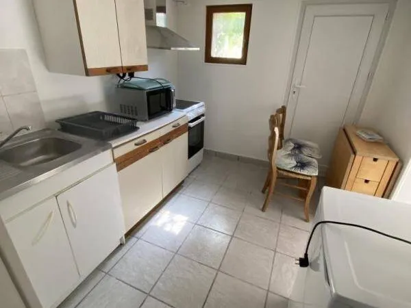 Studio 1 pièce 18 m² 