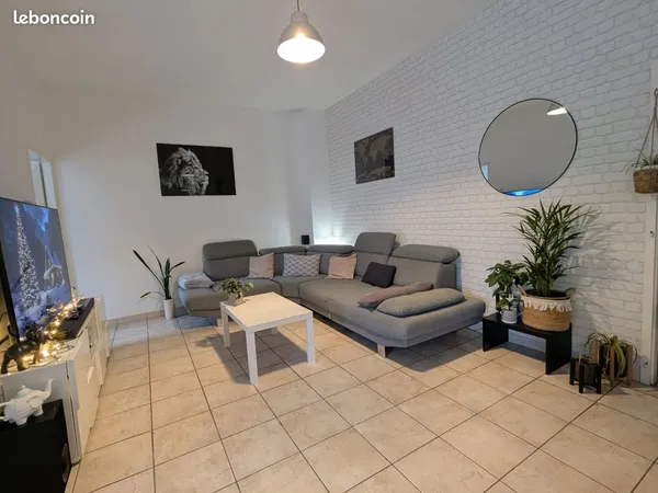 T2 72,11 m², 1 séjour, 1 chambre, 1 cave, un parking 