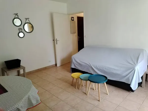 Studio 1 pièce 23 m² 