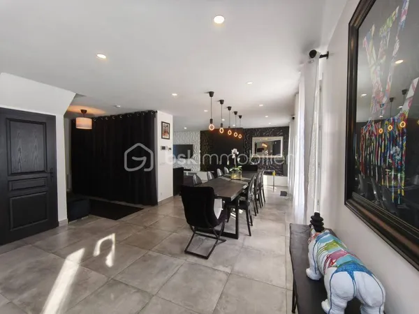 Maison 7 pièces 250 m² 