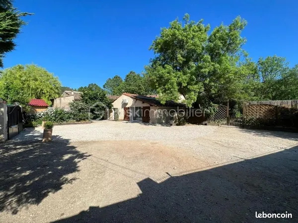 Villa 9 pièces 252 m² 
