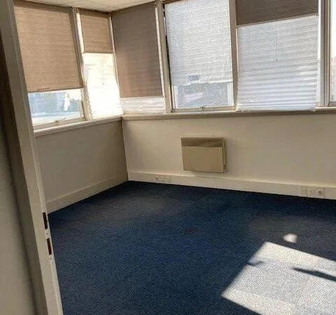 Bureaux 173 m² 