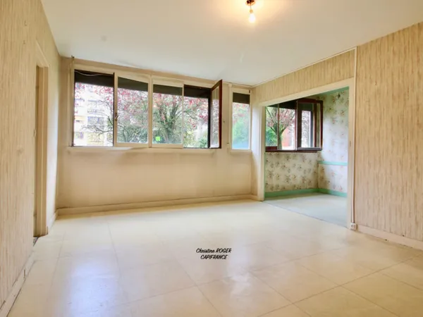 Amiens - Secteur Nord - Résidence Berlioz - Appartement T5 avec cave et parking 