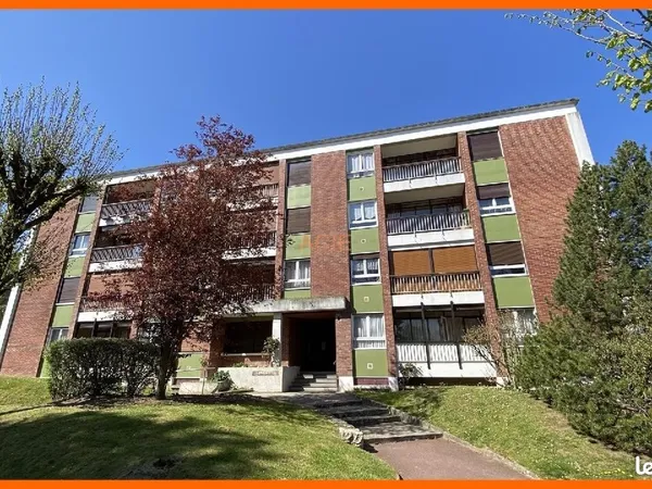 Studio 1 pièce 27 m² 