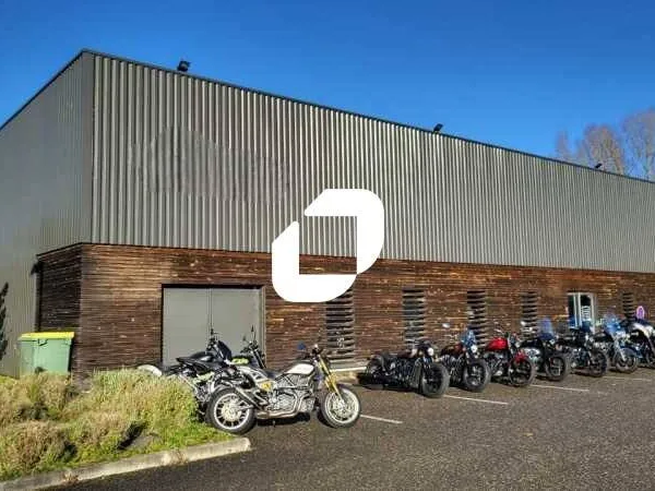 Local commercial 700 m² 