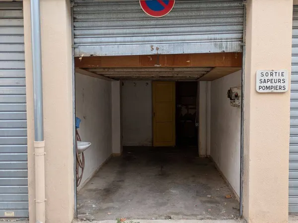 Parking 18 m² 