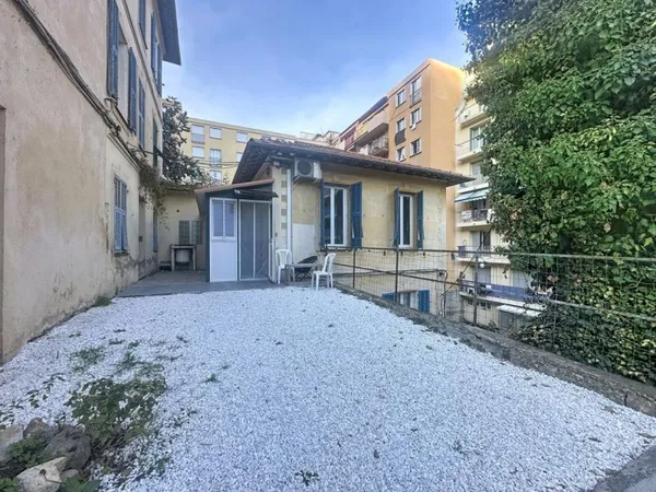 Appartement T3 Dernier Étage – Jardin – Parking avec Borne Électrique – Cave – Aucun Travaux