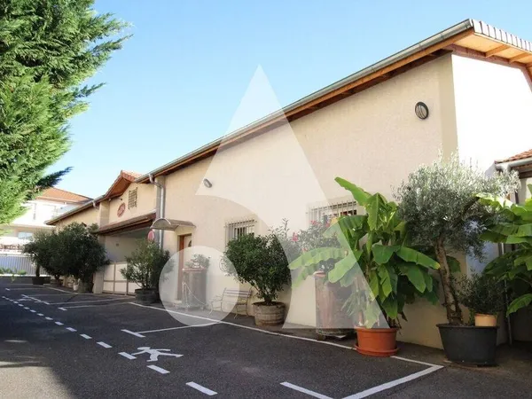 Local commercial 187 m² 