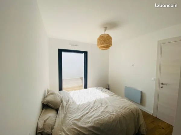 Chambre avec salle de bain privative en coloc 