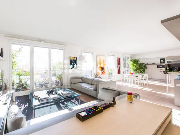 Vends appartement Levallois-Perret 4/5 pièces 2 balcons et parking 
