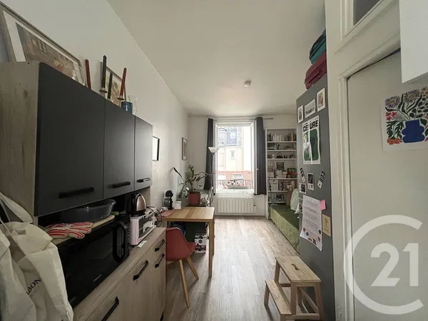 Studio 1 pièce 16 m² 