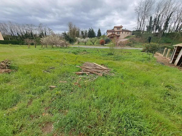 Terrain Manthes 680m2 